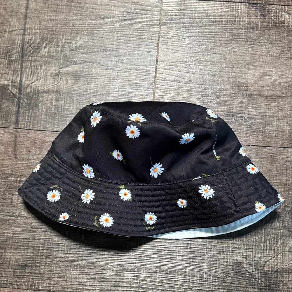 NWOT Alice + Olivia Reversible Bucket Hat - Picture 3 of 7